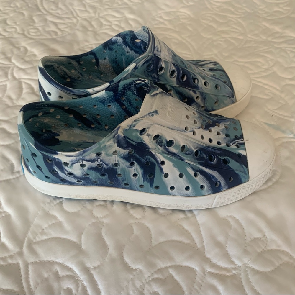 Native Jefferson Marbled Slip On Shoe, Boys 12